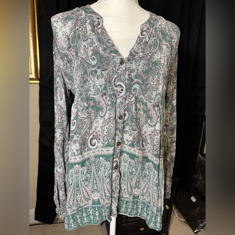 Knox Rose | soft colors paisley print smocked button front long‎ sleeve blouse